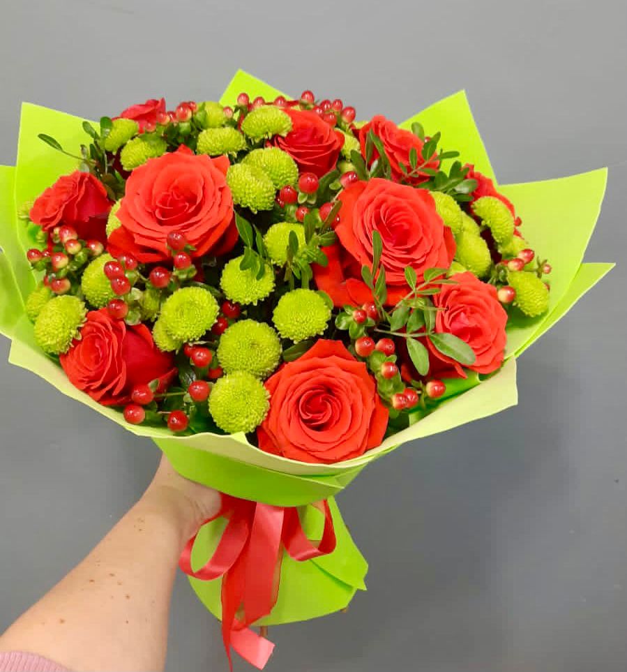 Букет цветов из: Хризантемы и Розы в Новоильинском