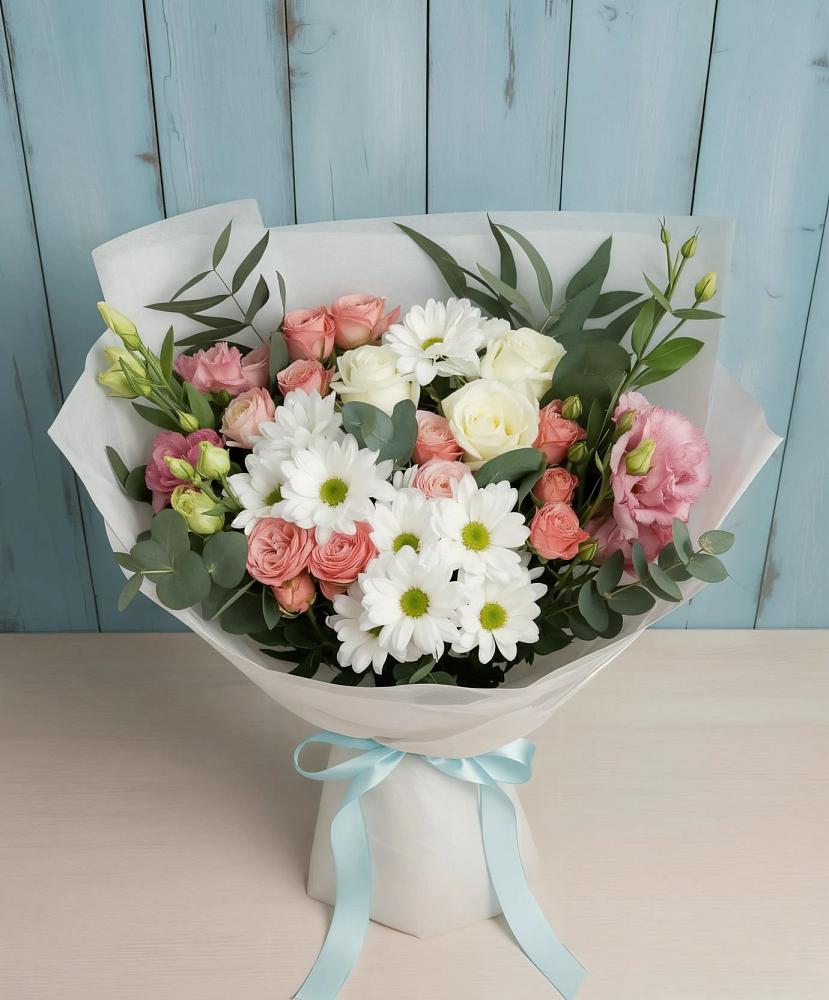 Букет цветов из: Розы, Лизиантусы и Хризантемы в Новоильинском
