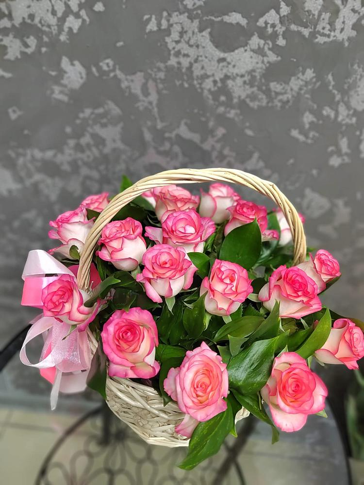 Цветочная композиция из Розы в корзине в Новоильинском