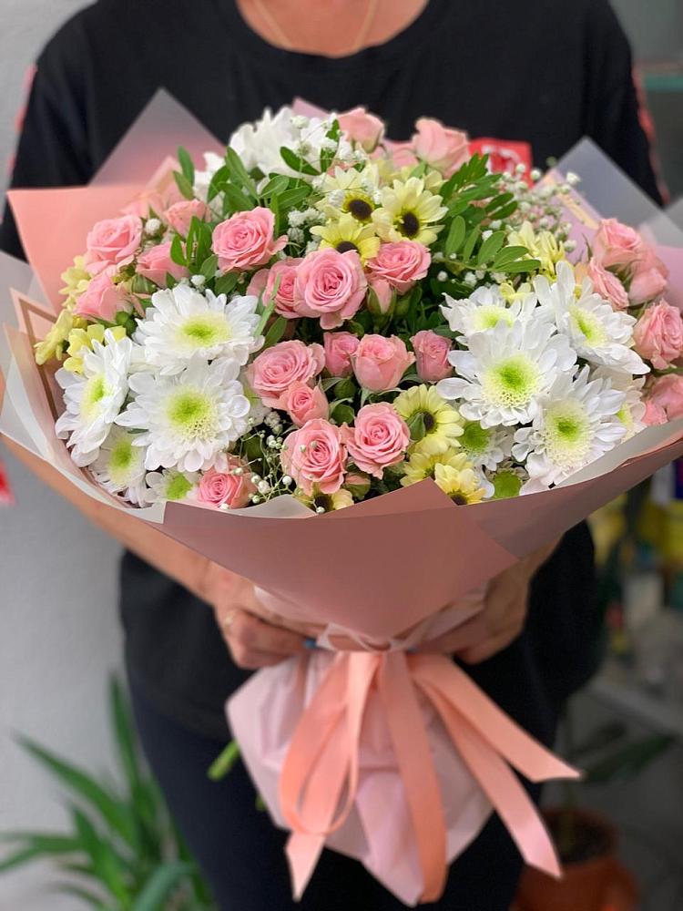 Букет цветов из: Розы и Хризантемы в Новоильинском