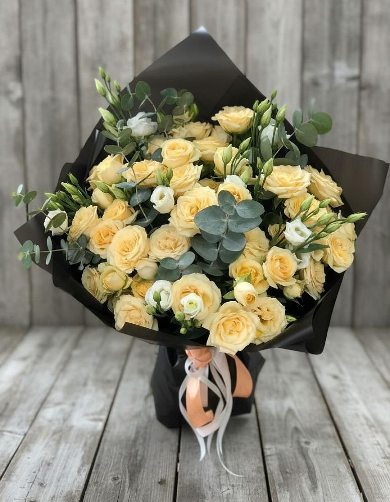 Букет цветов из: Розы и Лизиантусы в Новоильинском