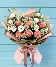 Букет цветов из:  Розы, Альстромерии и Лизиантусы в Новоильинском