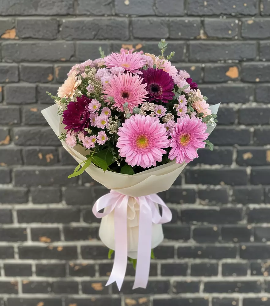 Букет цветов из: Герберы и Хризантемы в Новоильинском