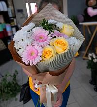 Букет цветов из:  Герберы, Розы и Хризантемы в Новоильинском