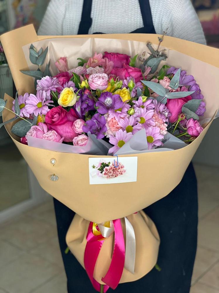 Букет цветов из: Хризантемы, Гвоздики и Альстромерии в Новоильинском