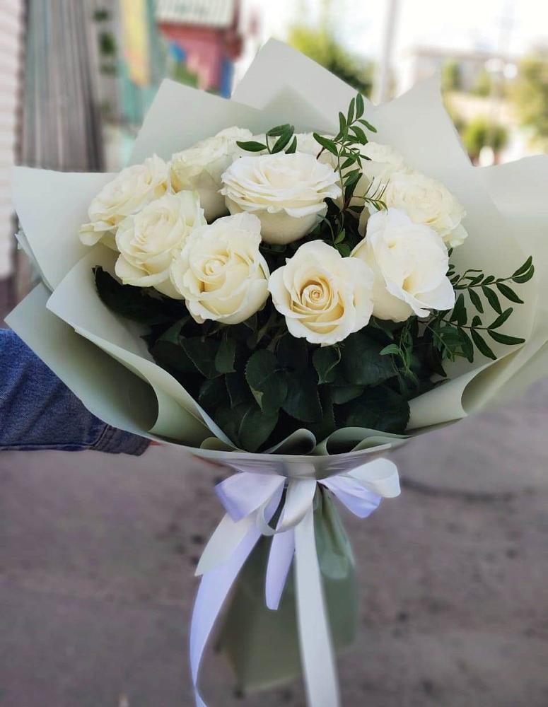 Букет Белые розы Проуд в Новоильинском