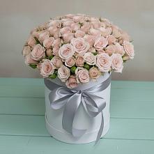 Цветочная композиция из Розы в шляпной коробке в Новоильинском