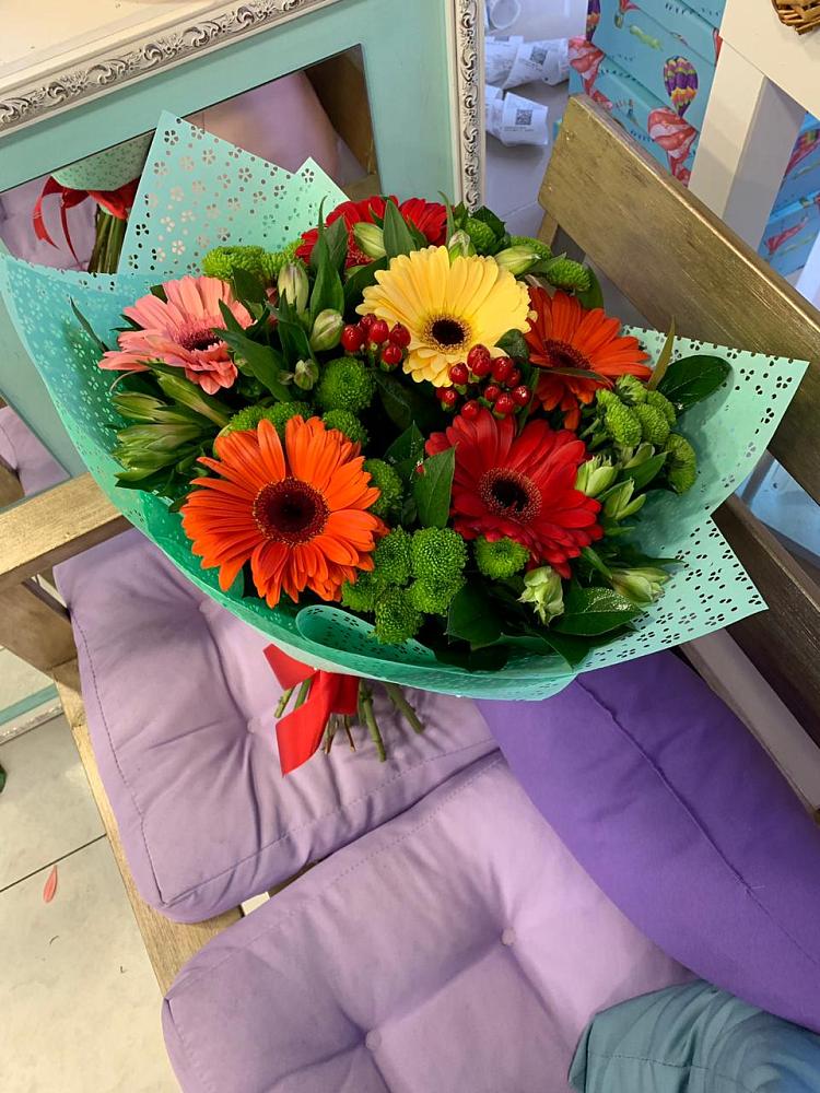 Букет цветов из: Герберы, Хризантемы и Альстромерии в Новоильинском