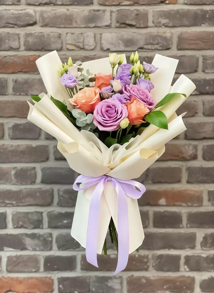 Букет цветов из: Лизиантусы и Розы в Новоильинском