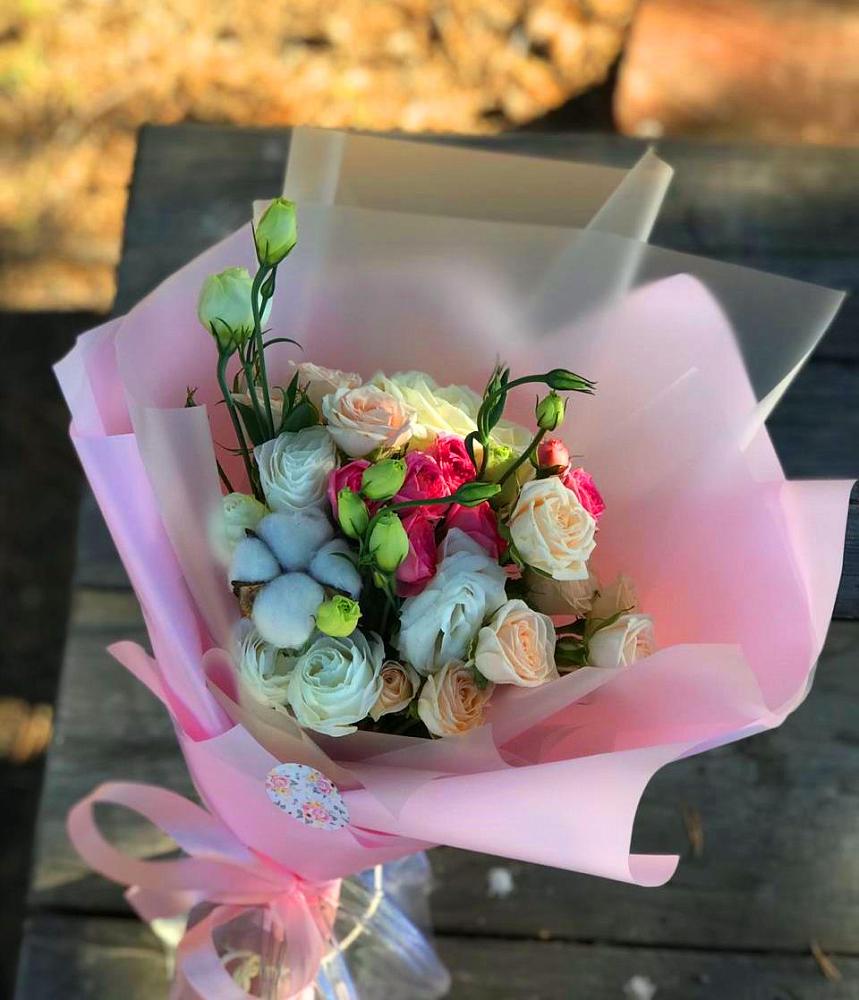 Букет цветов из: Розы и Лизиантусы в Новоильинском