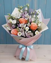 Букет цветов из:  Лизиантусы, Розы, Альстромерии и Гипсофила в Новоильинском