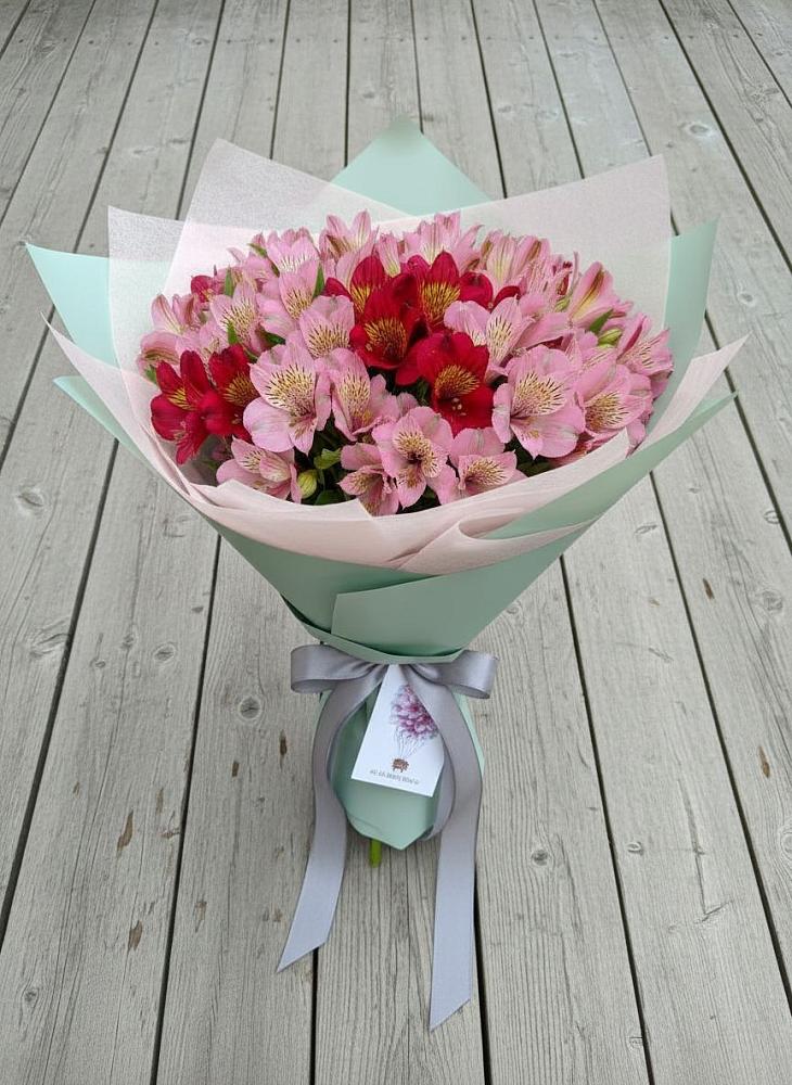 Букет цветов из: Альстромерии в Новоильинском