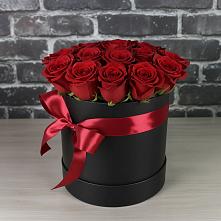 Цветочная композиция из Розы в шляпной коробке в Новоильинском