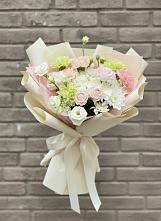 Букет цветов из:  Гвоздики, Розы, Лизиантусы и Хризантемы в Новоильинском