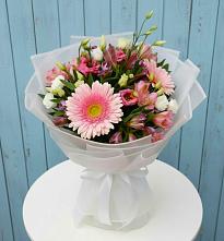Букет цветов из:  Герберы, Альстромерии и Лизиантусы #REPLACE_PRED# Новоильинском