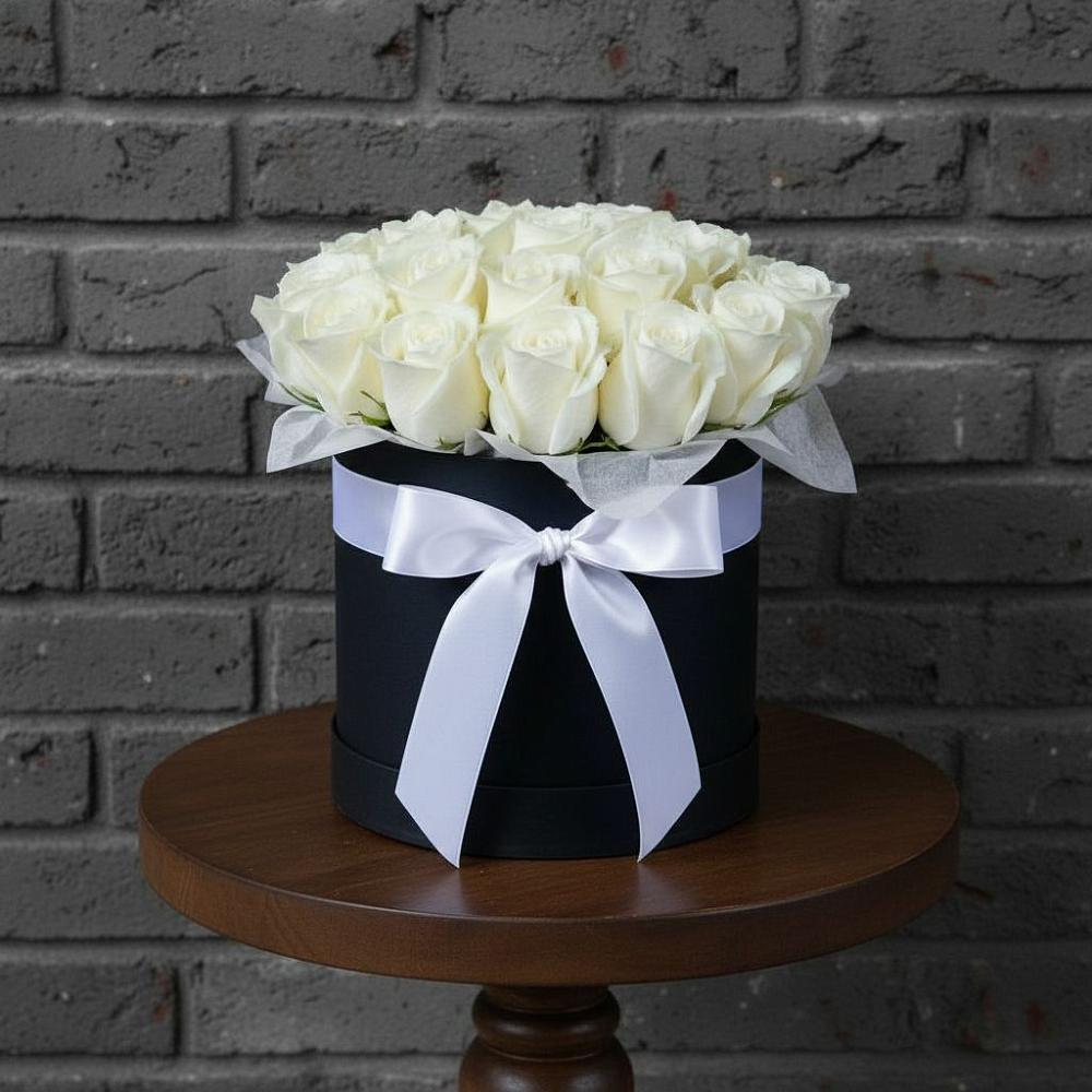 Цветочная композиция из Розы в шляпной коробке в Новоильинском