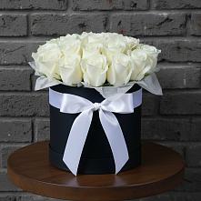 Цветочная композиция из Розы в шляпной коробке в Новоильинском